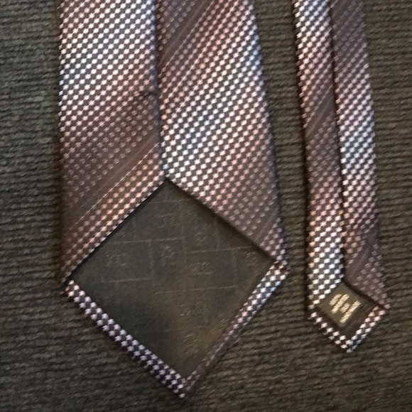 Kenneth Cole Men's 100% Imported Handmade Silk Shimmer Geometric Design Necktie - Picture 11 of 14